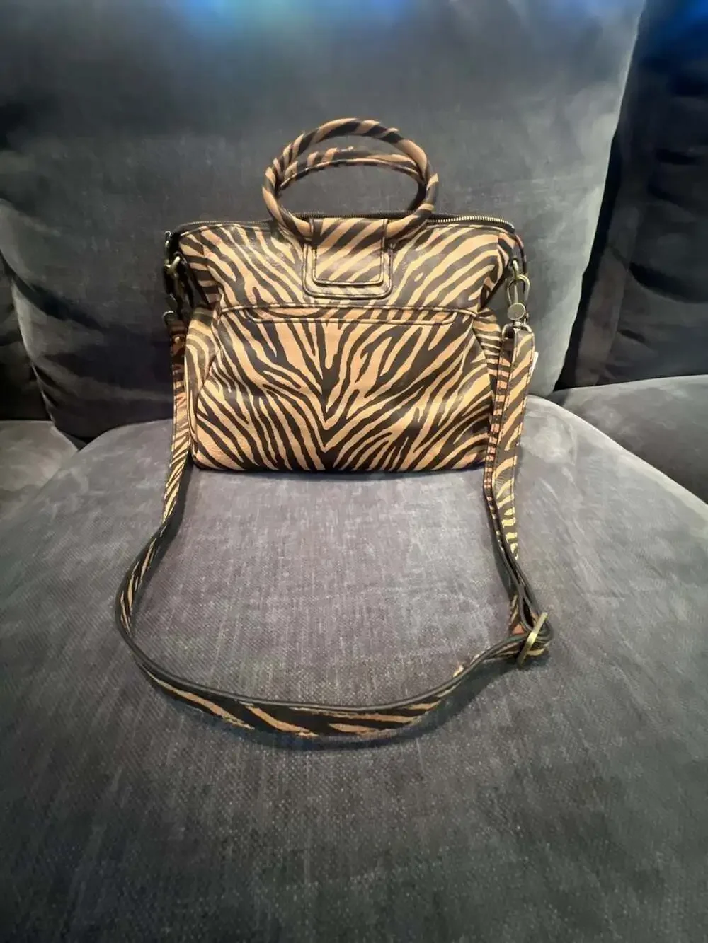 Hobo Sheila Medium Leather Handbag in Zebra Stripes